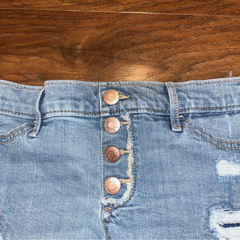 Abercrombie Kids Light Blue Distressed Denim Shorts 11/12 - Picture 2 of 6